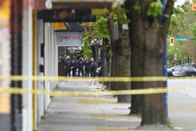 Tragic Car Incident at Vancouver Filipino Festival Kills 11 - Canada Police tape hangs across the street on 41st and Fraser in Vancouver on April 28, 2025, two days after a car drove into a crowd during the Lapu Lapu Festival. Police said a 30-year-old man drove his car into a crowd at a Filipino street festival, killing at least eleven people and injuring multiple others. Photo by Tomaz Jr Pximages ABACAPRESS.COM Vancouver Vancouver, BC Canada  Copyright: xPXxImages ABACAx
