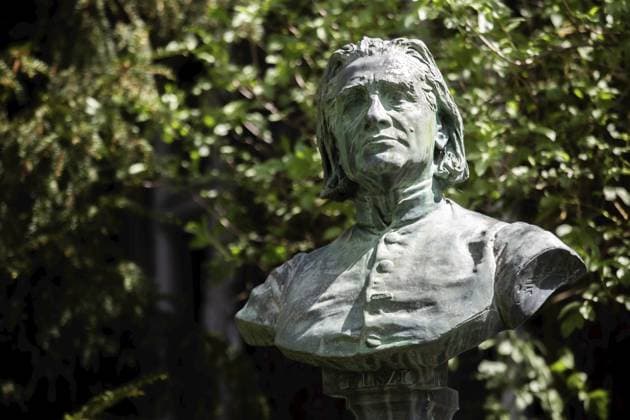 Eine Büste des Komponisten Franz List im Garten des Liszt Museums. Bayreuth, Deutschland, Europa A bust of the composer Franz List in the garden of the Liszt museum. Bayreuth, Germany, Europe Copyright: imageBROKER LiamxCleary ibllcl13314484.jpg