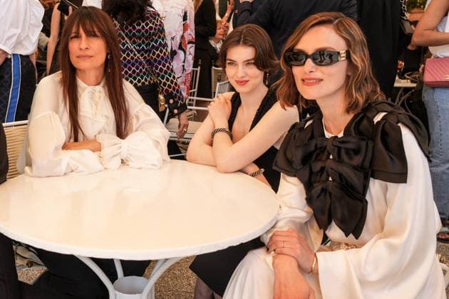 Caroline De Maigret, Anamaria Vartolomei and Keira Knightley attending the CHANEL Cruise Lago di Como Lac de Côme 2025 26 show at Villa DEste on April 29, 2025 in Como, Italy Lucia Sabatelli Bestimage Como Italie  Copyright: xLuciaxSabatellix xBestimagexLuciaxSabatellix xBestimagex
