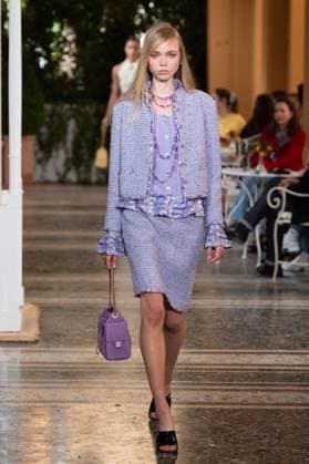 Chanel Cruise 2025 Fashion Show - Runway A model walks the runway at the Chanel Cruise 2025 fashion show at Villa D Este in Como, Italy, on April 29, 2025. Photo by Aurore Marechal ABACAPRESS.COM Como Italy  Copyright: xMarechalxAurore ABACAx