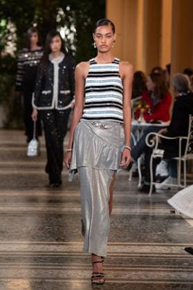 Chanel Cruise 2025 Fashion Show - Runway A model walks the runway at the Chanel Cruise 2025 fashion show at Villa D Este in Como, Italy, on April 29, 2025. Photo by Aurore Marechal ABACAPRESS.COM Como Italy  Copyright: xMarechalxAurore ABACAx