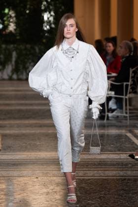 Chanel Cruise 2025 Fashion Show - Runway A model walks the runway at the Chanel Cruise 2025 fashion show at Villa D Este in Como, Italy, on April 29, 2025. Photo by Aurore Marechal ABACAPRESS.COM Como Italy  Copyright: xMarechalxAurore ABACAx