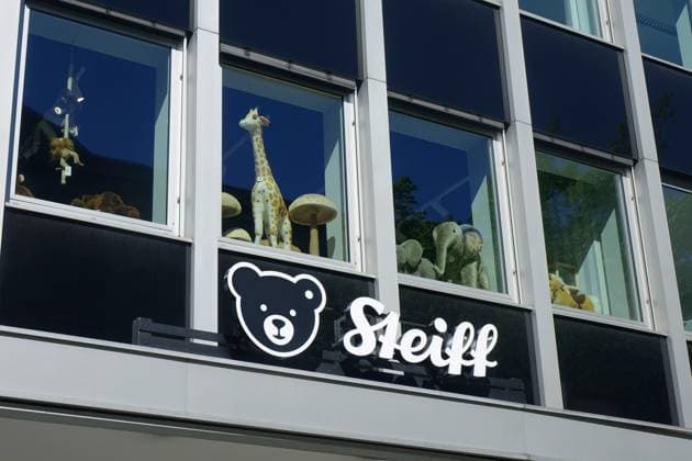 Steiff Shop Berlin Steiff Shop Berlin, 27.04.2025, Charlottenburg, Kurfürstendamm, Berlin, Ein Spielzeugladen von Steiff befindet sich am Kurfürstendamm von Berlin. *** Steiff Shop Berlin Steiff Shop Berlin, 27 04 2025, Charlottenburg, Kurfürstendamm, Berlin, A Steiff toy store is located on Kurfürstendamm in Berlin