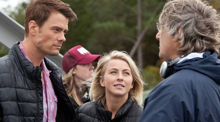 Safe Haven (2013) - filmstill JOSH DUHAMEL, JULIANNE HOUGH & LASSE HALLSTROM (DIRECTOR) on the set of Safe Haven (2013) EDITORIAL USE ONLY Copyright: xFSN-Bx
