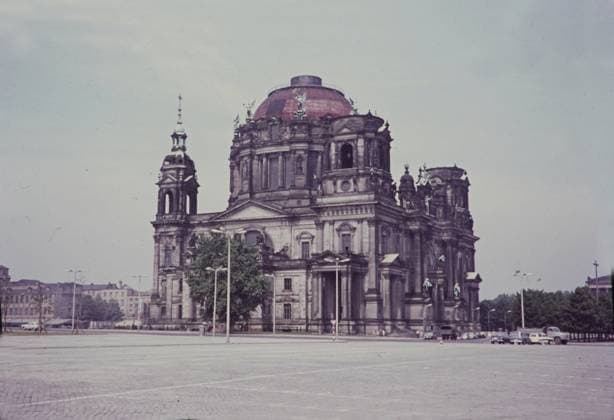 Archivbilder der Woche KW18 Berliner Dom DEU, Berlin,20240410, Aufnahme, ca. 1950 Berliner Dom *** Berlin Cathedral DEU, Berlin,20240410, photo, ca 1950 Berlin Cathedral