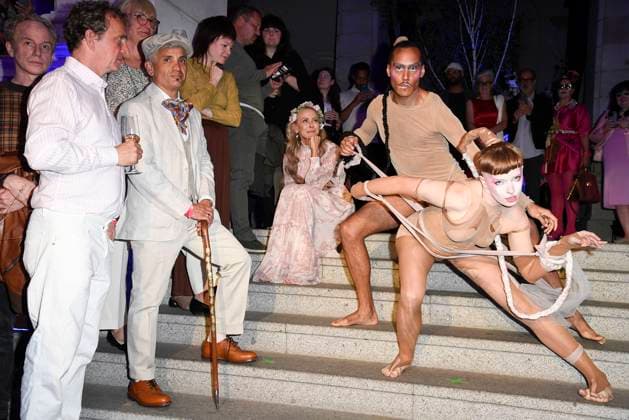 Entertainment Themen der Woche KW18 Entertainment Bilder des Tages Jenny Elvers und Show Taenzer bei der Eroeffnung der Deli und Eventlocation W66 by Wild & Wiese im Museum fuer Kommunikation am 29.04.205 in Berlin W66 by Wild & Wiese Opening in Berlin *** Jenny Elvers and Show Taenzer at the opening of the deli and event location W66 by Wild Wiese at the Museum for Communication on 29 April 205 in Berlin W66 by Wild Wiese Opening in Berlin 