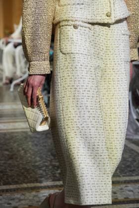 CHANEL Cruise Lago di Como 2025 2026 Runway A model walks the runway at the Chanel Cruise 2025 fashion show at Villa D Este on April 29, 2025 in Como, Italy Photo by Lucia Sabatelli Bestimage Como Italie  Copyright: xLuciaxSabatellix xBestimagexLuciaxSabatellix xBestimagex