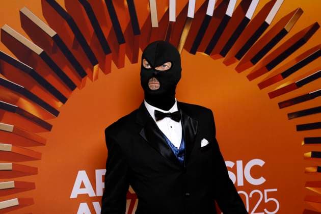 APRA MUSIC AWARDS 2025, A member of the group TISM poses for a photo during the 2025 APRA Music Awards at Melbourne Town Hall in Melbourne, Wednesday, April 30, 2025. ( NO ARCHIVING MELBOURNE VICTORIA AUSTRALIA  Copyright: xCONxCHRONISx 20250430151163846461