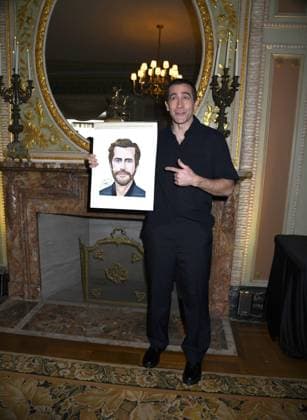 April 29, 2025, New York, New York, United States: Jake Gyllenhaal joins the legendary wall of caricatures at Sardi s in New York. April 29, 2025 New York United States - ZUMAp281 20250429_zea_p281_014 Copyright: xPhotoxImagexPressx