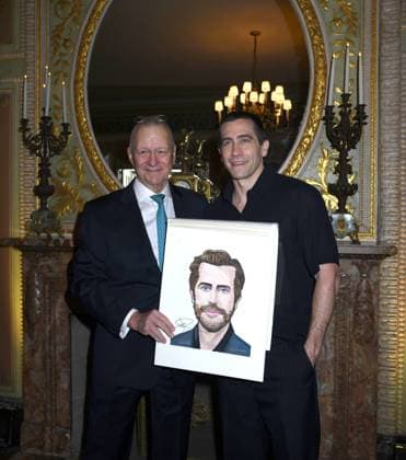 April 29, 2025, New York, New York, United States: Jake Gyllenhaal joins the legendary wall of caricatures at Sardi s in New York. April 29, 2025 New York United States - ZUMAp281 20250429_zea_p281_029 Copyright: xPhotoxImagexPressx