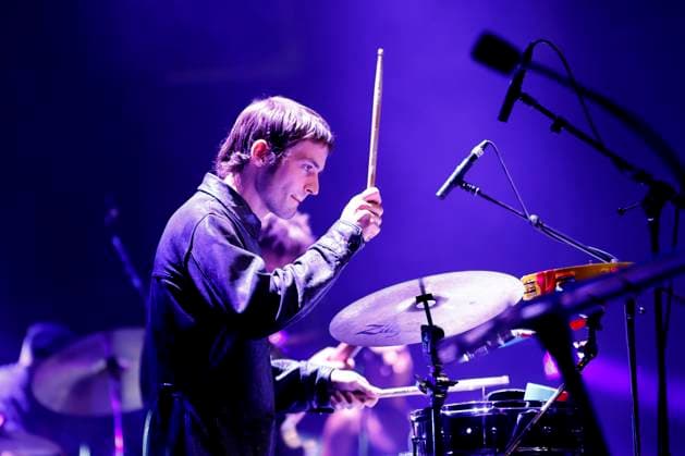 APRA MUSIC AWARDS 2025, A member of Gut Health performs on stage during the 2025 APRA Music Awards at Melbourne Town Hall in Melbourne, Wednesday, April 30, 2025. ( NO ARCHIVING MELBOURNE VICTORIA AUSTRALIA  Copyright: xCONxCHRONISx 20250430191174827137