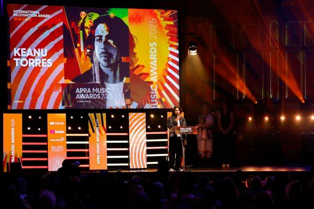 APRA MUSIC AWARDS 2025, Keanu Torres on stage to accept his International Recgnition Award during the 2025 APRA Music Awards at Melbourne Town Hall in Melbourne, Wednesday, April 30, 2025. ( NO ARCHIVING MELBOURNE VICTORIA AUSTRALIA  Copyright: xCONxCHRONISx 20250430120646299534