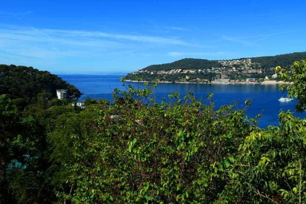 Villa et jardins Ephrussi de Rothschild Sylvestre MAXPPP saint jean cap ferrat France 30 04 2025 villa ephrussi de rothschild, rade de villefranche A palace built during the Belle Epoque and its magnificent gardens Located between Nice and Monaco, overlooking the Mediterranean, the Villa Ephrussi de Rothschild is a magnificent palace surrounded by nine themed gardens French garden, Spanish garden, Florentine garden, lapidary garden, Japanese garden, exotic garden, Provencal garden, roseraie Villa et jardins Ephrussi de Rothschild Saint Jean Cap Ferrat France April 30 2025 A villa built during the Belle Epoque and its magnificent gardens Located between Nice and Monaco, overlooking the Mediterranean, the Villa Ephrussi de Rothschild is a ma  Copyright: xMAXPPPxSylvestrex SYL202504306129 SYL202504306129