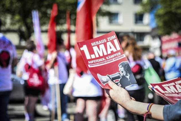 RECORD DATE NOT STATED 1. Mai Demo in Rüttenscheid, Gewerkschaften, Parteien, Verbände ziehen über die Rüttenscheider Straße und demonstrieren ** NUR FÜR REDAKTIONELLE ZWECKE ** EDITORIAL USE ONLY **<p>1. Mai Demo in Rüttenscheid am Donnerstag, dem 01. Mai 2025. 1. Mai Demo in Rüttenscheid, Gewerkschaften, Parteien, Verbände ziehen über die Rüttenscheider Straße und demonstrieren Deutschland NRW Essen Copyright: KerstinxKokoska *** 1 May demo in Rüttenscheid, trade unions, parties, associations march across Rüttenscheider Straße and demonstrate FOR EDITORIAL PURPOSES ONLY p 1 May demo in Rüttenscheid on Thursday, 01 May 2025 1 May demo in Rüttenscheid, trade unions, parties, associations march across Rüttenscheider Straße and demonstrate Germany NRW Copyright: KerstinxKokoska doc80g485necn7qugd2kkq ,EDITORIAL USE ONLY