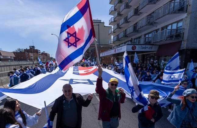 May 1, 2025, Montreal, Pq, CANADA: Supporters of Israel celebrate the country s Independence Day in Montreal on Thursday, May 1, 2025. Montreal CANADA  - ZUMAc35_ 20250501_zaf_c35_023 Copyright: xChristinnexMuschix