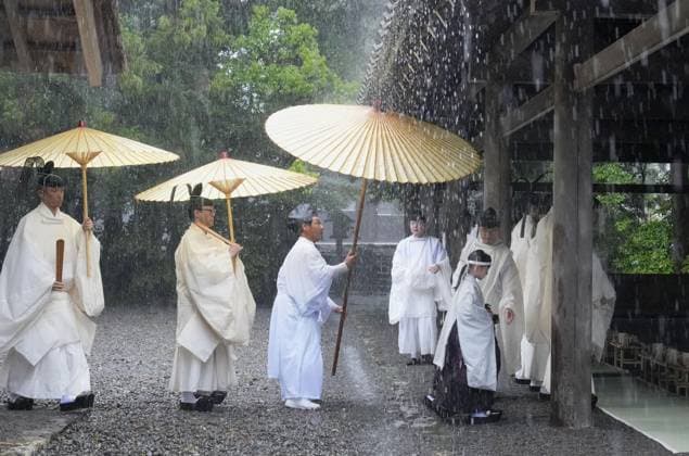 Bilder des Jahres 2025, News 05 Mai News Themen der Woche KW18 News Bilder des Tages Rite at Ise Jingu shrine in central Japan Yamaguchi-sai, the first of a series of rites for the Shikinen Sengu ritual, or the construction every 20 years at an alternate site of a new divine palace hall at Ise Jingu shrine, is held at the shrine in Ise in Mie Prefecture, central Japan, on May 2, 2025, to pray for the safety of logging trees for timber for the new hall.  A14AA0004511461P