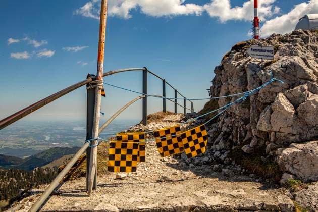 Gesperrter Panoramaweg auf dem Wendelstein. Wendelstein *** Closed panoramic trail on the Wendelstein Wendelstein