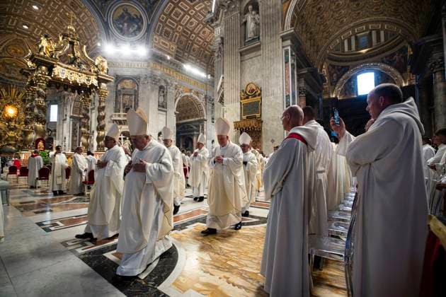 News Themen der Woche KW18 News Bilder des Tages May 3, 2025, Vatican City, ITALY: Cardinal attends the Eight Novemdiale Mass in memory of late Pope Francis, in Saint Peter s Basilica, in Vatican City, 03 May 2025. ANSA ANGELO CARCONI Vatican City ITALY  - ZUMAa110 20250503_zaf_a110_053 Copyright: xAngeloxCarconix