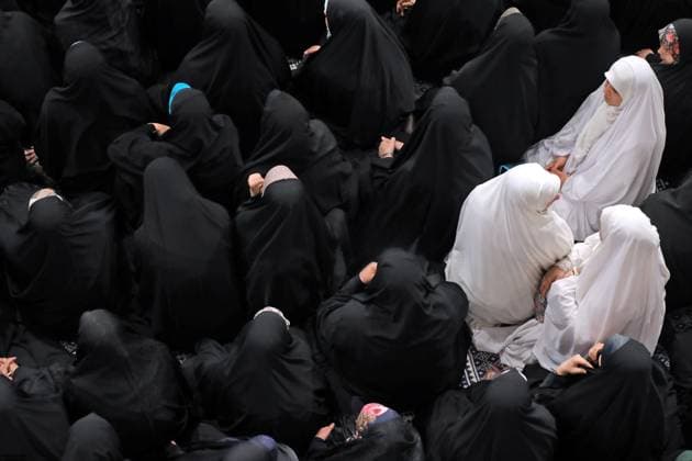 News Themen der Woche KW18 News Bilder des Tages May 4, 2025, Tehran, Iran: Iranian veiled women attend a meeting of the Iranian Supreme Leader and members of the Hajj pilgrimage committee in Tehran. Tehran Iran - ZUMAi98_ 20250504_zih_i98_016 Copyright: xIranianxSupremexLeader SxOfficex
