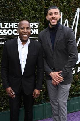 Nathan East mit Sohn Noah East bei der Alzheimer s Association Magic of Music Gala im Vibiana. Los Angeles, 04.05.2025