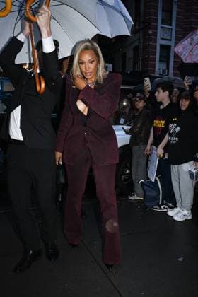 Personalities at Anna Wintours Pre Met Gala dinner in New York Savannah James at Anna Wintours Pre Met Gala dinner in New York on may 4th 2025 Yehiel Chekroune Bestimage Anna Wintour s Pre Met Gala dinner in New York on may 4th 2025 New York Etats Unis  Copyright: xYehielxChekrounex xBestimagexYehielxChekrounex xBestimagex