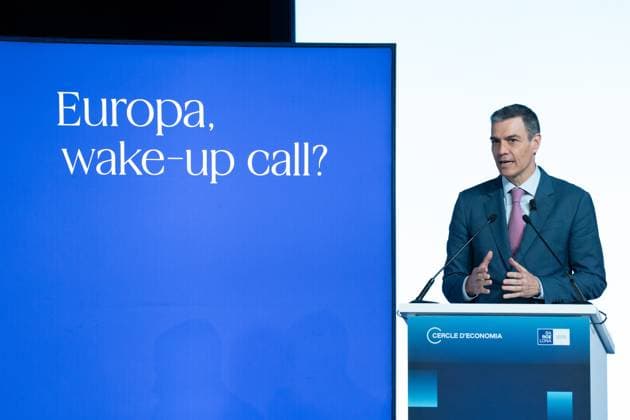 News Themen der Woche KW19 News Bilder des Tages 40th Meeting of the Cerce dEconomia in Barcelona The President of the Government, Pedro Sánchez, opens the 40th Meeting of the Cercle dEconomia, at the Palau de Congresos de Cataluna, on May 5, 2025, in Barcelona, Catalonia Spain This years edition will be held between today and Wednesday, May 7, under the theme Europe wake up call How to respond at a time of geopolitical disruption Unlike other years, King Felipe VI will not be present at the 2025 edition, as he is currently traveling in the Dominican Republic 05 MAY 2025 ECONOMY CIRCLE Barcelona Barcelona Barcelona Spain  Copyright: xDavidxZorrakinox 6699861