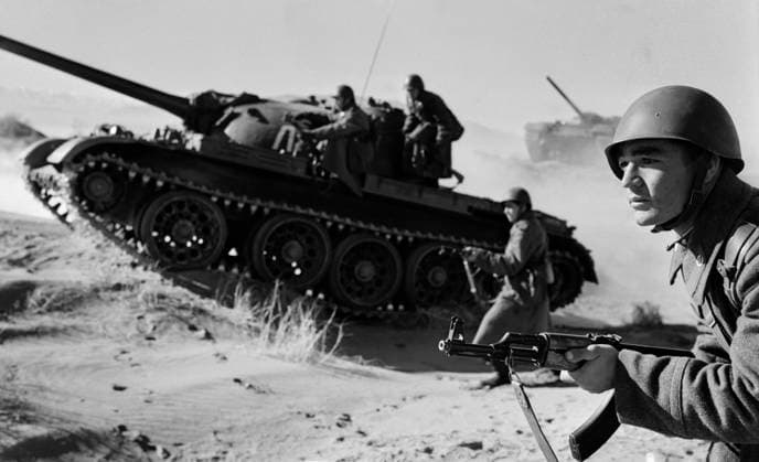 Archivbilder der Woche KW19 December 1-27, 1960. USSR. Servicemen of the Turkestan Military District of the Soviet Army take part in tactical exercises. The exact date of the photograph is unknown. Yevgeny Kassin TASS  31923014