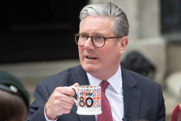 News Themen der Woche KW19 News Bilder des Tages VE Day 80th Anniversary Street Party at Downing Street, London, UK - Monday 5 May 2025 British Prime Minister Sir Keir Starmer at a Street Party to celebrate the 80th Anniversary of VE Day at Downing Street in London, England, UK on Monday 5 May, 2025., Credit:Justin Ng Avalon UK, England, London, Downing Street  Copyright: xJustinxNgx xAvalonx 0995435649