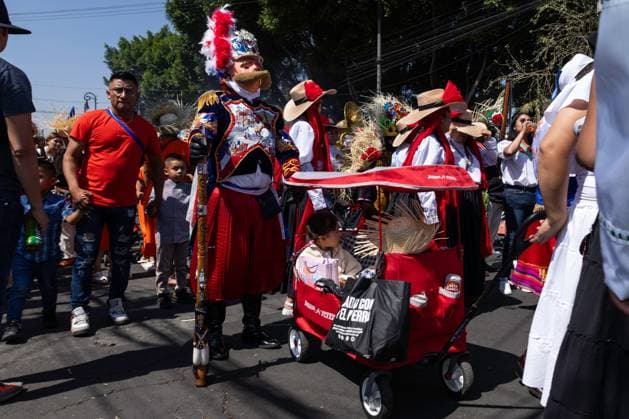 May 5, 2025, Mexico City, Mexico: To commemorate the 163rd anniversary of the Battle of Puebla, in which the Mexican army defeated the French in 1862, a civic reenactment was held in the PeoÂ±oÂ³n de los BaoÂ±os neighborhood. Mexico City Mexico - ZUMAl178 20250505_znp_l178_004 Copyright: xCristianxLeyvax
