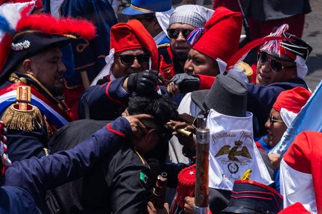 May 5, 2025, Mexico City, Mexico: To commemorate the 163rd anniversary of the Battle of Puebla, in which the Mexican army defeated the French in 1862, a civic reenactment was held in the PeoÂ±oÂ³n de los BaoÂ±os neighborhood. Mexico City Mexico - ZUMAl178 20250505_znp_l178_063 Copyright: xCristianxLeyvax