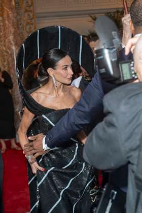 The pierre hotel: 2025 met gala departures (new) the pierre hotel: 2025 met gala departures. May 05, 2025, new york, new york, usa: demi moore wearing thom browne departs the pierre hotel for 2025 met gala on may 05, 2025 in new york city. (Foto: M10s Thenews2 imago images) The pierre hotel: 2025 met gala departures  Copyright: xRonxAdarx