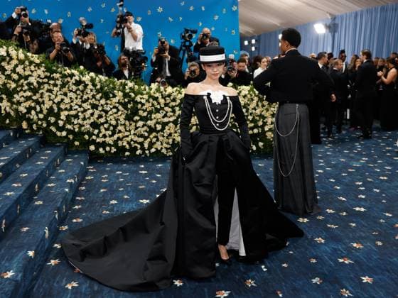 Jennie Kim arrives on the red carpet at the 2025 Met Gala celebrating the opening of Superfine: Tailoring Black Style at The Metropolitan Museum of Art on Monday, May 5, 2025 in New York City.  NYP20250505548 JOHNxANGELILLO
