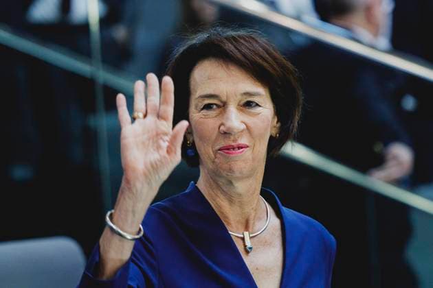 News Themen der Woche KW19 News Bilder des Tages Charlotte Merz, Frau von Friedrich Merz, aufgenommen im Rahmen der Sitzung des Bundestages zur Wahl des neuen Bundeskanzlers sowie Vereidigung der Bundesministerinnen und Bundesminister in Berlin, 06.05.2025. Berlin Deutschland *** Charlotte Merz, wife of Friedrich Merz, photographed during the session of the Bundestag for the election of the new Federal Chancellor and the swearing-in of the federal ministers in Berlin, 06 05 2025 Berlin Germany Copyright: xFlorianxGaertnerx
