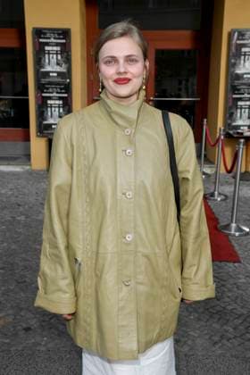 Emma Falck zu Gast auf dem roten Teppich bei der Kino Film Premiere Die Vorkosterinnen im Kino Babylon am 05.05.2025 in Berlin Berlin Deutschland