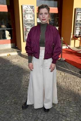 Thea Rasche zu Gast auf dem roten Teppich bei der Kino Film Premiere Die Vorkosterinnen im Kino Babylon am 05.05.2025 in Berlin Berlin Deutschland