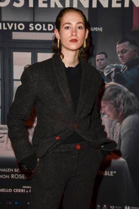 Lia von Blarer deutsch schweizerische Theater und Filmschauspielerin zu Gast auf dem roten Teppich bei der Kino Film Premiere Die Vorkosterinnen im Kino Babylon am 05.05.2025 in Berlin Berlin Deutschland