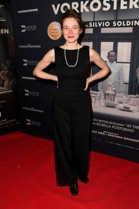 Kriemhild Hamann zu Gast auf dem roten Teppich bei der Kino Film Premiere Die Vorkosterinnen im Kino Babylon am 05.05.2025 in Berlin Berlin Deutschland