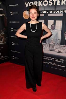 Kriemhild Hamann zu Gast auf dem roten Teppich bei der Kino Film Premiere Die Vorkosterinnen im Kino Babylon am 05.05.2025 in Berlin Berlin Deutschland