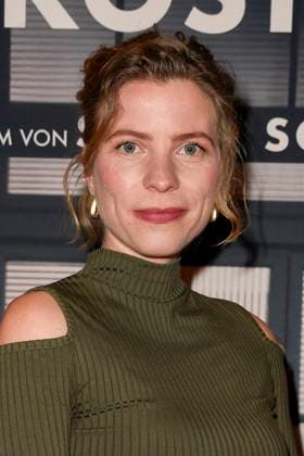 Thea Rasche zu Gast auf dem roten Teppich bei der Kino Film Premiere Die Vorkosterinnen im Kino Babylon am 05.05.2025 in Berlin Berlin Deutschland