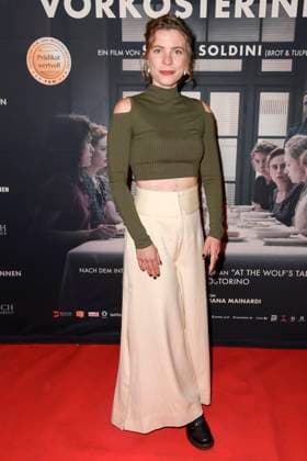 Thea Rasche zu Gast auf dem roten Teppich bei der Kino Film Premiere Die Vorkosterinnen im Kino Babylon am 05.05.2025 in Berlin Berlin Deutschland