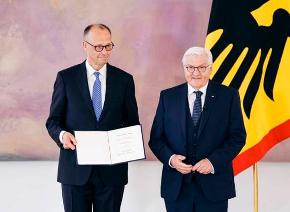 News Themen der Woche KW19 News Bilder des Tages Bundespraesident Frank-Walter Steinmeier, aufgenommen bei der Ernennung des Bundeskanzlers Friedrich Merz im Schloss Bellevue in Berlin, 06.05.2025. Berlin Deutschland *** German President Frank Walter Steinmeier, pictured at the appointment of Federal Chancellor Friedrich Merz at Bellevue Palace in Berlin, 06 05 2025 Berlin Germany Copyright: xFelixxZahnx