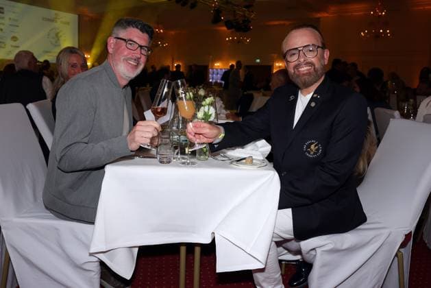 Europa-Park Eagles Charity Golfcup 2025 Ross Antony und Paul Reeves anlässlich des Gala-Abends im Hotel Colosseo. Europa-Park Eagles Charity Golfcup 2025 am 05.05.2025. Hotel Colosseo, Rust, Baden-Württemberg, Deutschland.