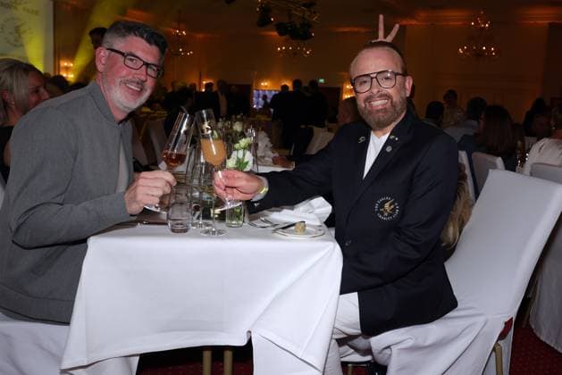 Europa-Park Eagles Charity Golfcup 2025 Ross Antony und Paul Reeves anlässlich des Gala-Abends im Hotel Colosseo. Europa-Park Eagles Charity Golfcup 2025 am 05.05.2025. Hotel Colosseo, Rust, Baden-Württemberg, Deutschland.
