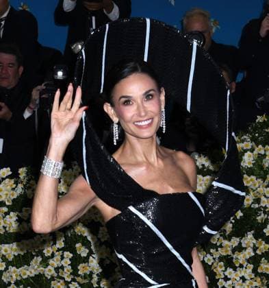 May 5, 2025, New York, Ny, United States: Demi Moore attends the 2025 Met Gala Celebrating Superfine: Tailoring Black Style at Metropolitan Museum of Art in New York. May 5, 2025. New York United States - ZUMAp281 20250505_zea_p281_269 Copyright: xPhotoxImagexPressx