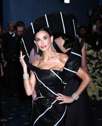May 5, 2025, New York, Ny, United States: Demi Moore attends the 2025 Met Gala Celebrating Superfine: Tailoring Black Style at Metropolitan Museum of Art in New York. May 5, 2025. New York United States - ZUMAp281 20250505_zea_p281_270 Copyright: xPhotoxImagexPressx