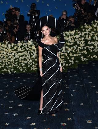 May 5, 2025, New York, Ny, United States: Demi Moore attends the 2025 Met Gala Celebrating Superfine: Tailoring Black Style at Metropolitan Museum of Art in New York. May 5, 2025. New York United States - ZUMAp281 20250505_zea_p281_276 Copyright: xPhotoxImagexPressx