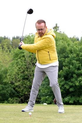 Europa-Park Eagles Charity Golfcup 2025 Ross Antony beim Golf spielen. Europa-Park Eagles Charity Golfcup 2025 am 05.05.2025 auf dem 18-Loch-Platz des Europa-Park Golfclubs Breisgau e.V.. Baden-Württemberg, Deutschland.