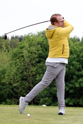 Europa-Park Eagles Charity Golfcup 2025 Ross Antony beim Golf spielen. Europa-Park Eagles Charity Golfcup 2025 am 05.05.2025 auf dem 18-Loch-Platz des Europa-Park Golfclubs Breisgau e.V.. Baden-Württemberg, Deutschland.