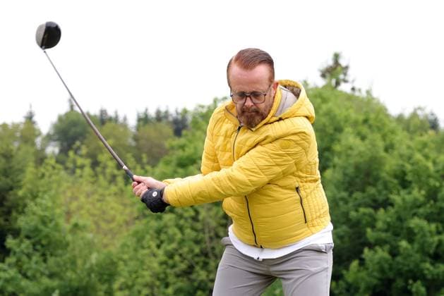 Europa-Park Eagles Charity Golfcup 2025 Ross Antony beim Golf spielen. Europa-Park Eagles Charity Golfcup 2025 am 05.05.2025 auf dem 18-Loch-Platz des Europa-Park Golfclubs Breisgau e.V.. Baden-Württemberg, Deutschland.