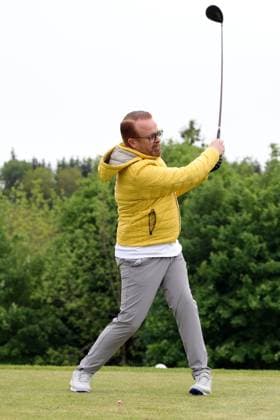 Europa-Park Eagles Charity Golfcup 2025 Ross Antony beim Golf spielen. Europa-Park Eagles Charity Golfcup 2025 am 05.05.2025 auf dem 18-Loch-Platz des Europa-Park Golfclubs Breisgau e.V.. Baden-Württemberg, Deutschland.